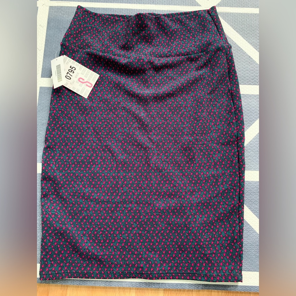 NWT size small Cassie Pencil skirt from Lularoe